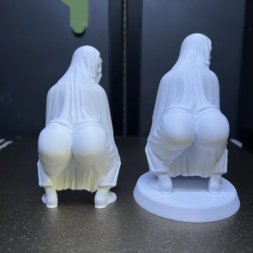Dancing Butt Ghost Statue Orna - Musical Instrument Balalaika 评论和价格